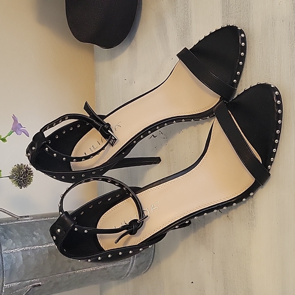 NWOT Lilianna Studded Heels SZ 10